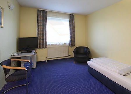 Albatros Airport Hotel Mörfelden-Walldorf Pokoj fotografie